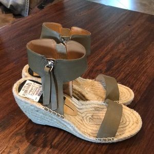 Dolce Vita zipper wedges 7 1/2